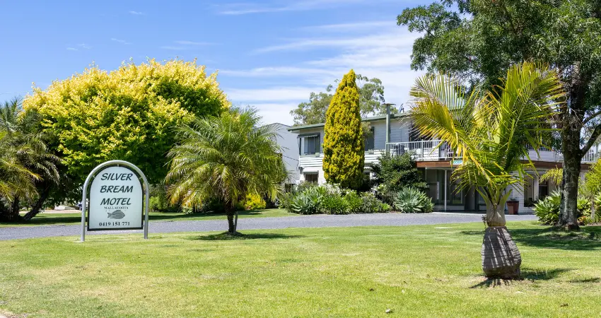 Silver Bream Motel in Mallacoota, walking distance to the inlet